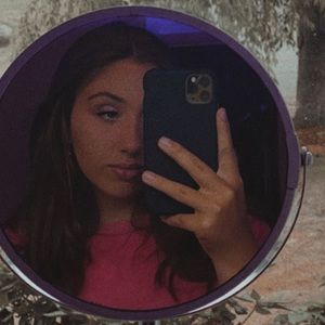 Meet your Posher, Olivia